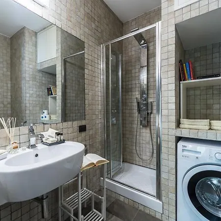 Fontana Di Trevi Luxury Nest Apartment *