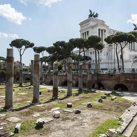 Fontana Di Trevi Luxury Nest Apartamento *